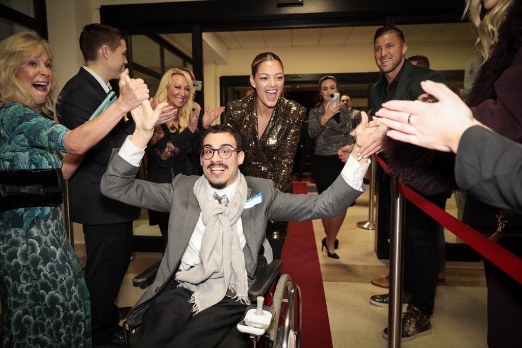 Gran gala e solidarietà. Il successo di Night to Shine 1